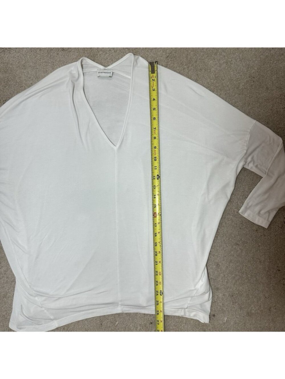 Club Monaco Top Women’s Medium White Oversized V-Neck Flowy *Flaw - Picture 6 of 12
